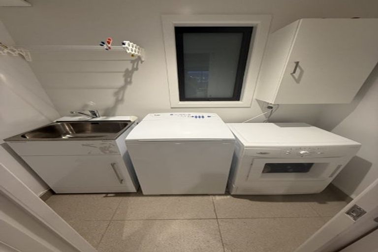 Photo of property in 8b Frandi Street, Thorndon, Wellington, 6011