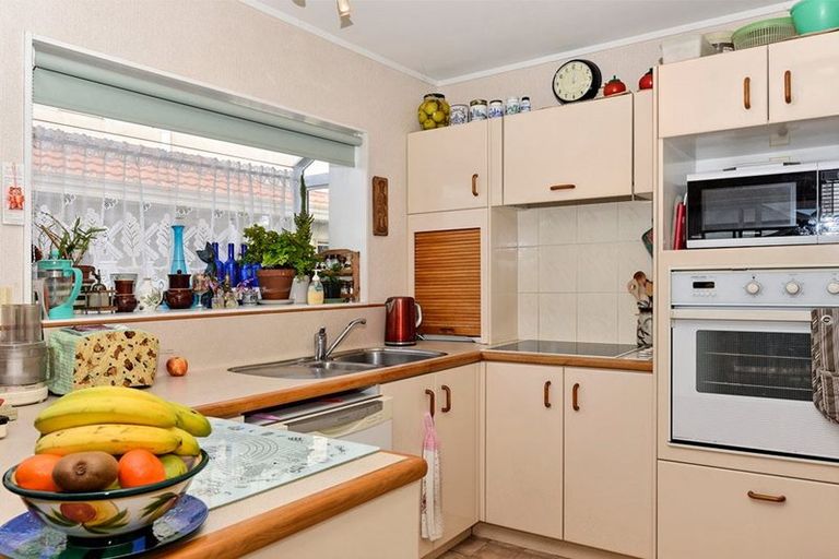 Photo of property in 3/56 Kiwi Esplanade, Mangere Bridge, Auckland, 2022