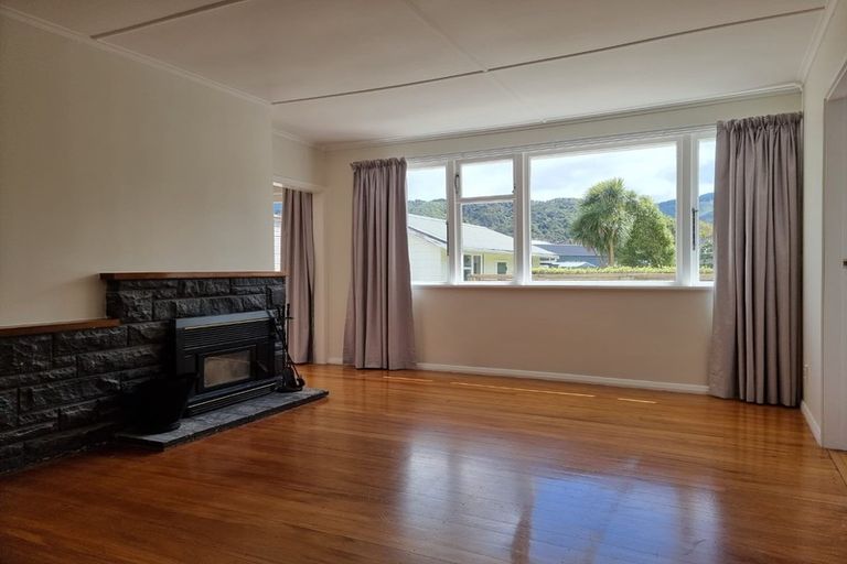 Photo of property in 21 Sandford Street, Trentham, Upper Hutt, 5018