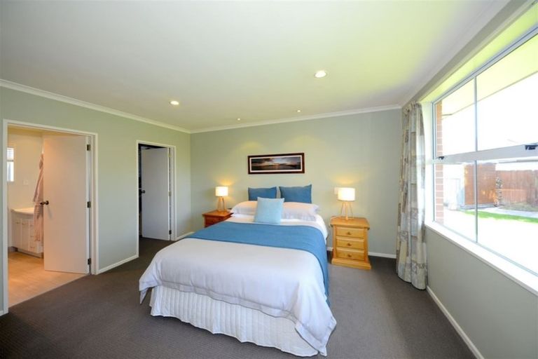 Photo of property in 45 Liverton Crescent, Bishopdale, Christchurch, 8053