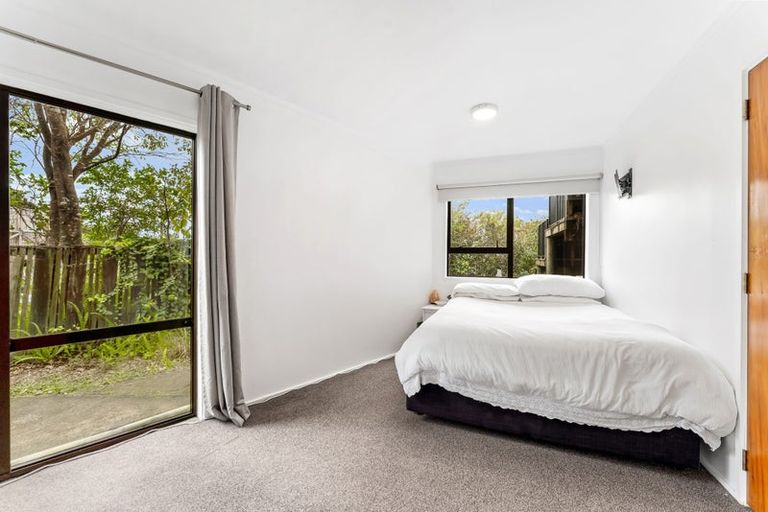 Photo of property in 73 Roberts Road, Matakatia, Whangaparaoa, 0930