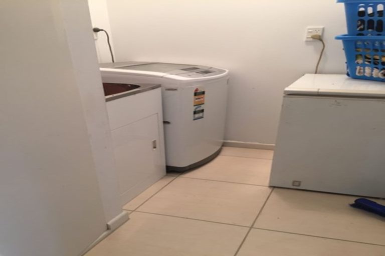 Photo of property in 16 Rollerson Street, Papakura, 2110