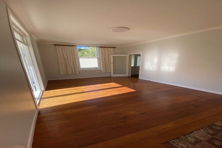 Photo of property in 183 Glenmore Street, Kelburn, Wellington, 6012