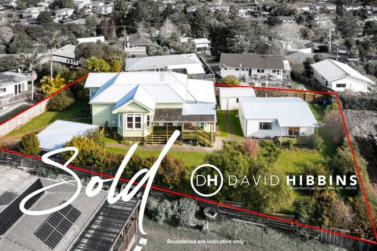 Photo of property in 120 Eskdale Road, Birkdale, Auckland, 0626