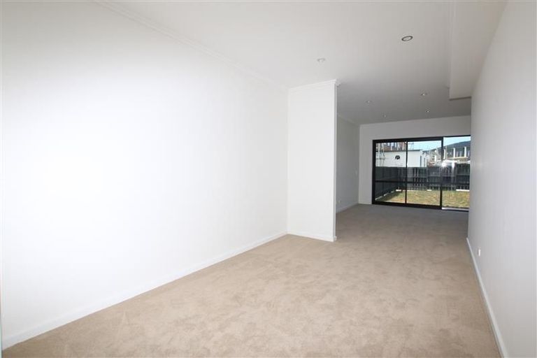 Photo of property in 5 Frances Bryers Road, Hobsonville, Auckland, 0616