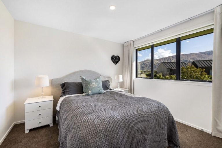 Photo of property in 12 Kereru Crescent, Wanaka, 9305