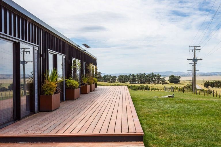 Photo of property in 52 Cross Creek Road, Western Lake, Featherston, 5773