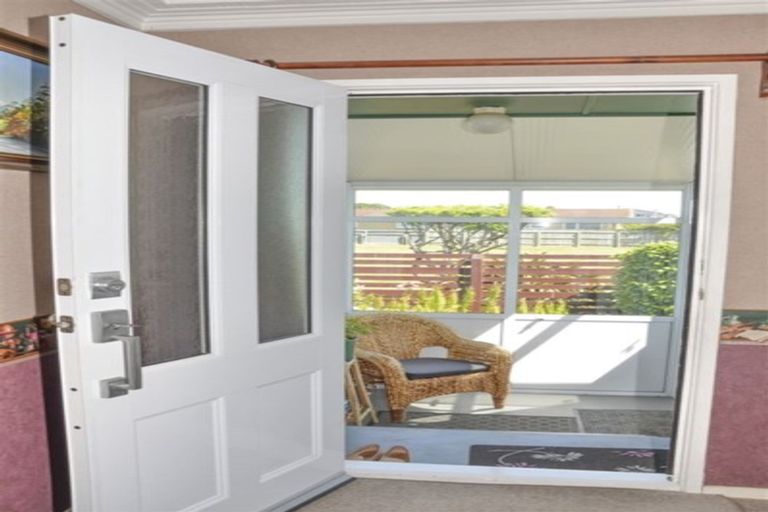 Photo of property in 75 Edinburgh Crescent, Waikiwi, Invercargill, 9810