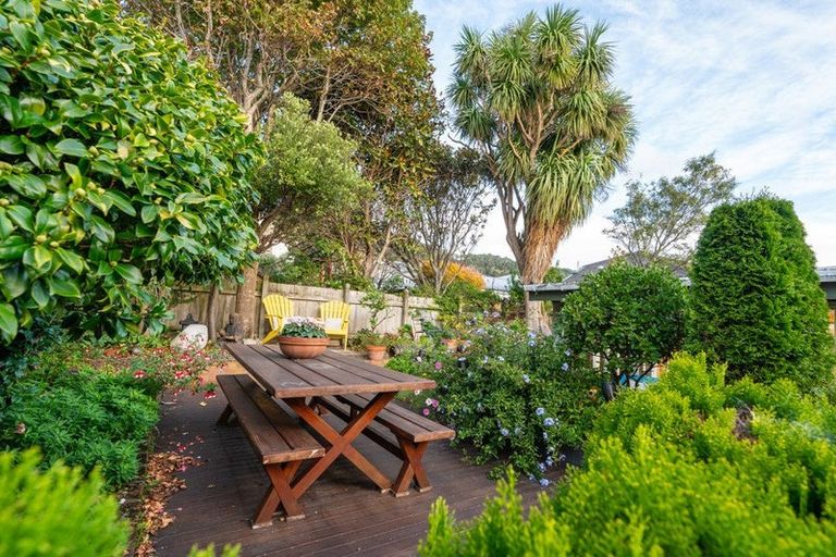 Photo of property in 30 Roxburgh Street, Mount Victoria, Wellington, 6011