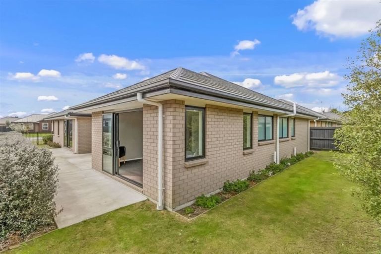 Photo of property in 19 Hineaari Street, Marshland, Christchurch, 8083