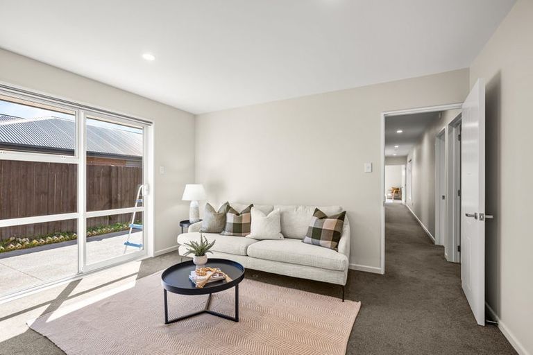 Photo of property in 30 Davaar Crescent, Broomfield, Christchurch, 8042