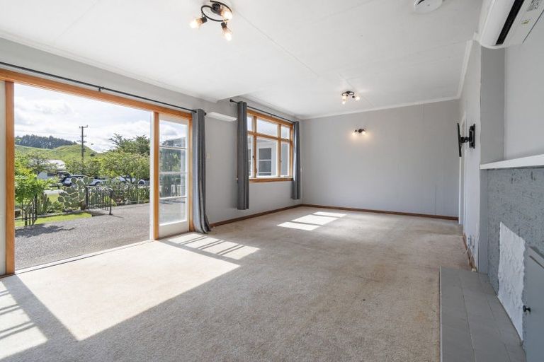 Photo of property in 19 Ongo Road, Hunterville, 4730
