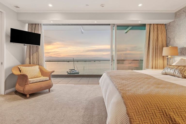 Photo of property in Quay Apartments Tower 2, 208/283 Wakefield Quay, Stepneyville, Nelson, 7010