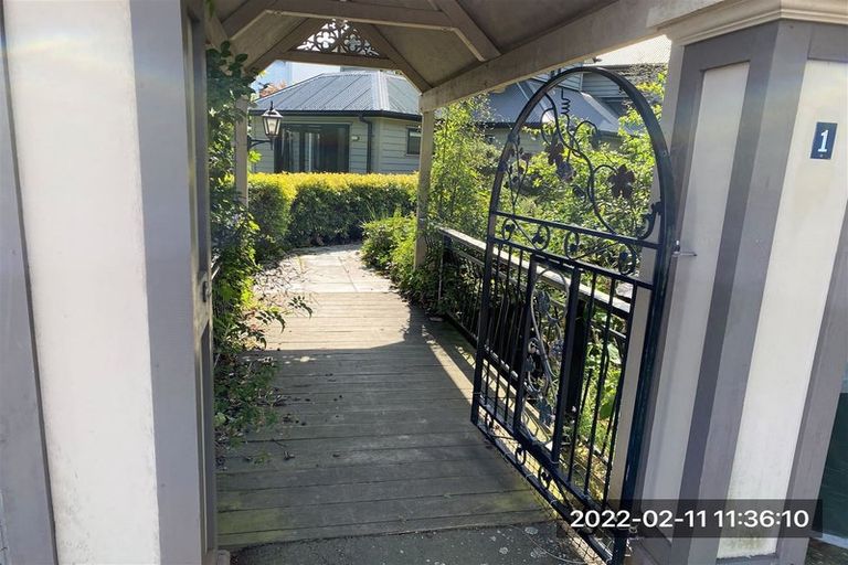 Photo of property in 82 Springfield Road, St Albans, Christchurch, 8014