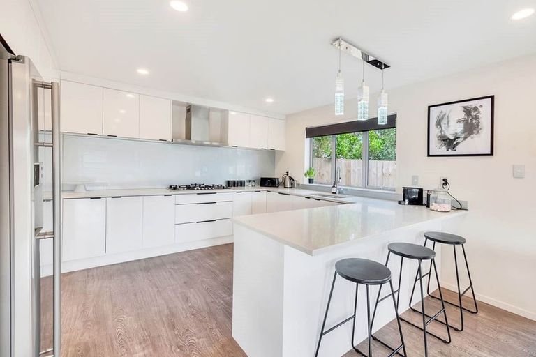 Photo of property in 14a Kotuku Street, Te Atatu Peninsula, Auckland, 0610