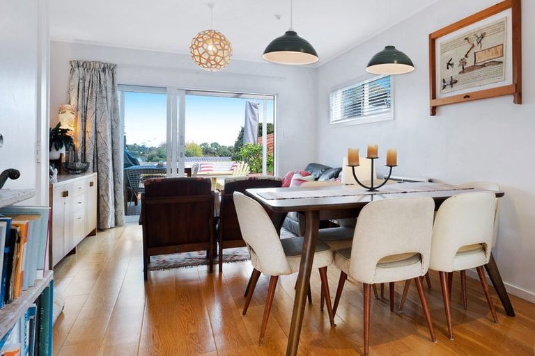 Photo of property in 10/72 Kitchener Road, Milford, Auckland, 0620