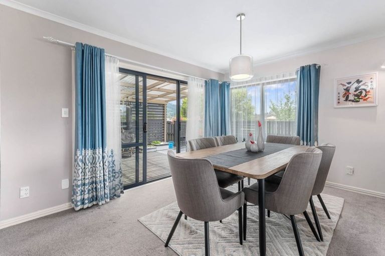 Photo of property in 1 Hoyte Place, Pukehangi, Rotorua, 3015