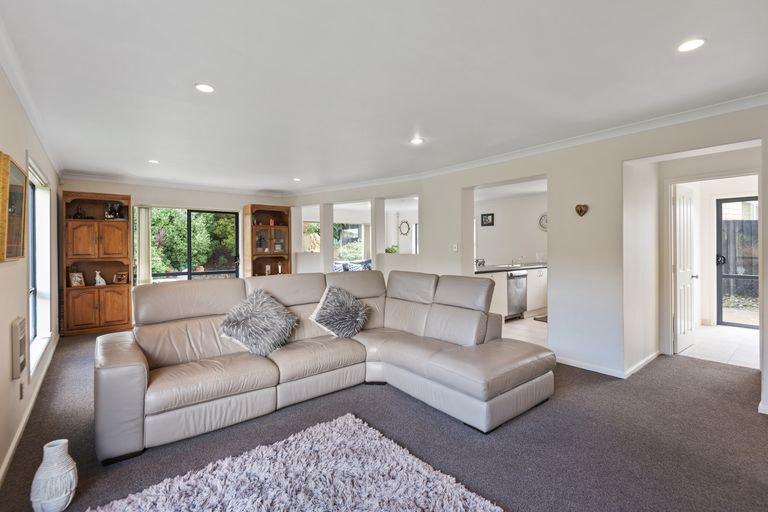 Photo of property in 33 Mahuri Street, Parklands, Christchurch, 8083