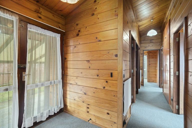 Photo of property in 24 Neri Crescent, Pomare, Rotorua, 3015