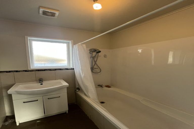 Photo of property in 11 Tiari Place, Mangere East, Auckland, 2024