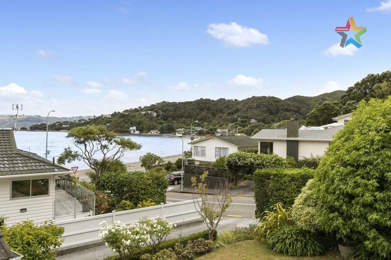 Photo of property in 4a Taumaru Avenue, Lowry Bay, Lower Hutt, 5013