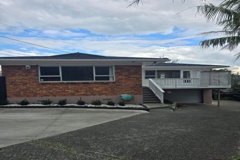 Photo of property in 18 Long Street, Torbay, Auckland, 0630