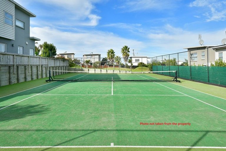 Photo of property in 124 Maire Road, Orewa, 0931