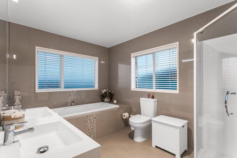 Photo of property in 64 Kaipara Portage Road, Riverhead, 0820