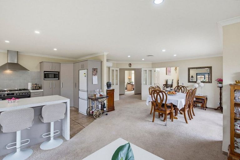 Photo of property in 143 Milne Drive, Paraparaumu, 5032