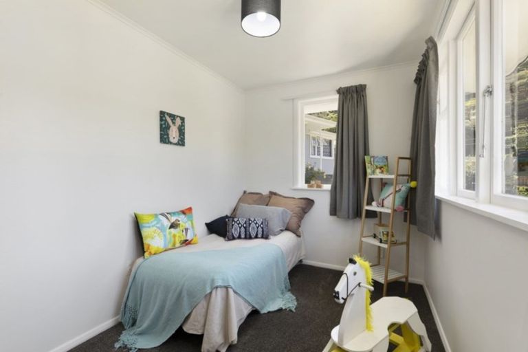 Photo of property in 47 Bird Grove, Stokes Valley, Lower Hutt, 5019