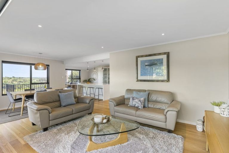 Photo of property in 133 Sandspit Road, Shelly Park, Auckland, 2014