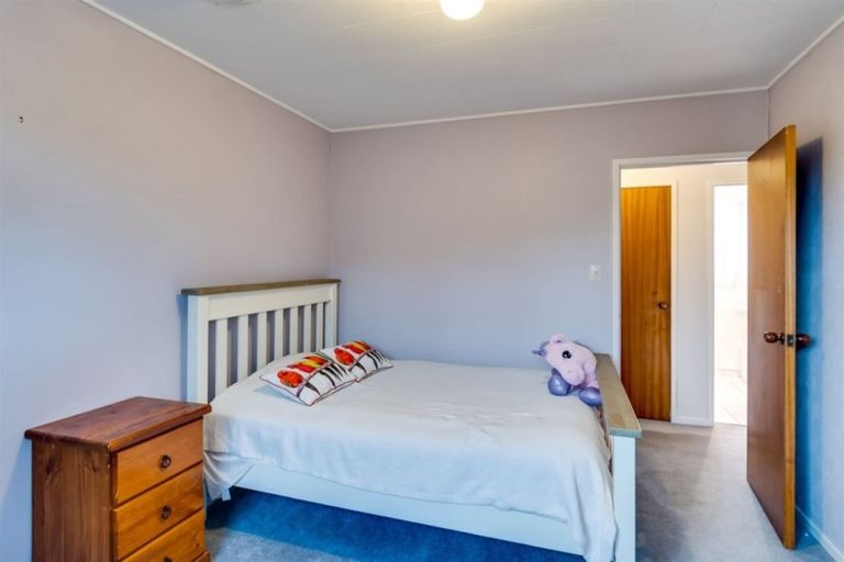 Photo of property in 2 Ashford Place, Havelock North, 4130