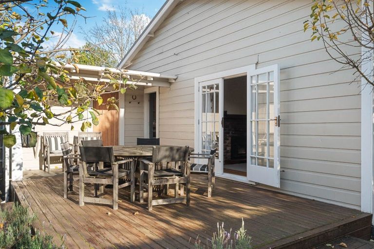 Photo of property in 182 High Street North, Carterton, 5713