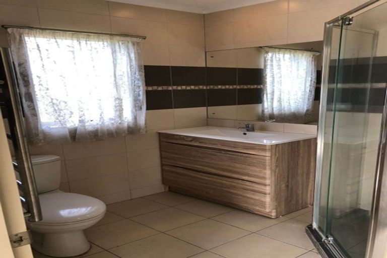 Photo of property in 5 Bezar Place, Flat Bush, Auckland, 2016