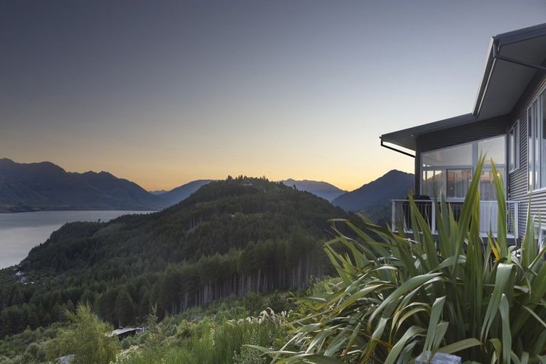 Photo of property in 36 Corsican Drive, Ben Lomond, Queenstown, 9371