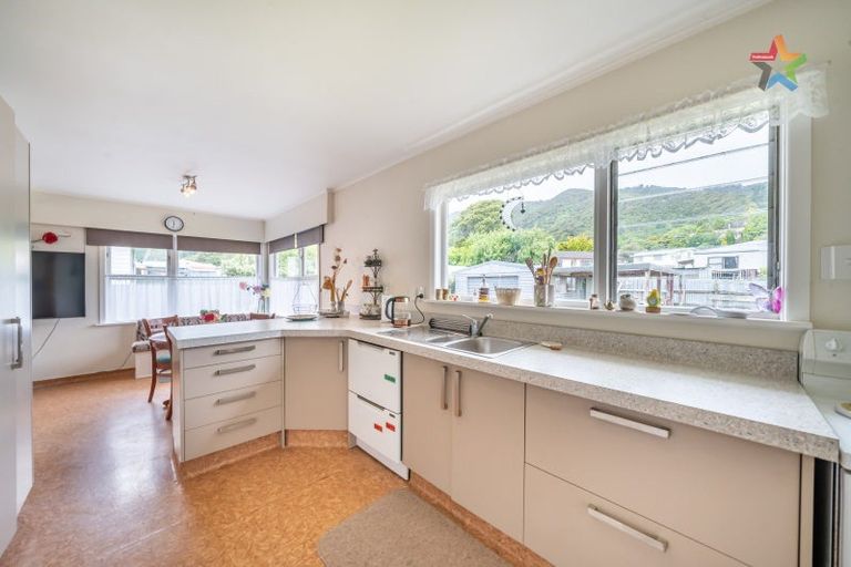 Photo of property in 22 Ruthven Road, Wainuiomata, Lower Hutt, 5014