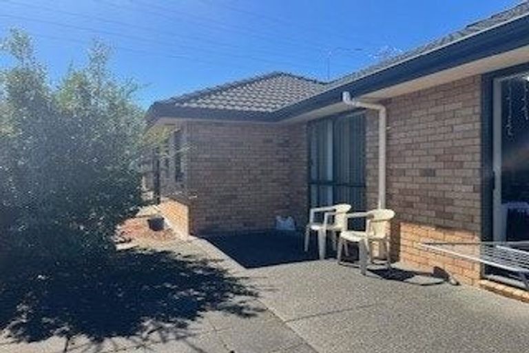 Photo of property in 2 Amsterdam Place, Avondale, Auckland, 0600