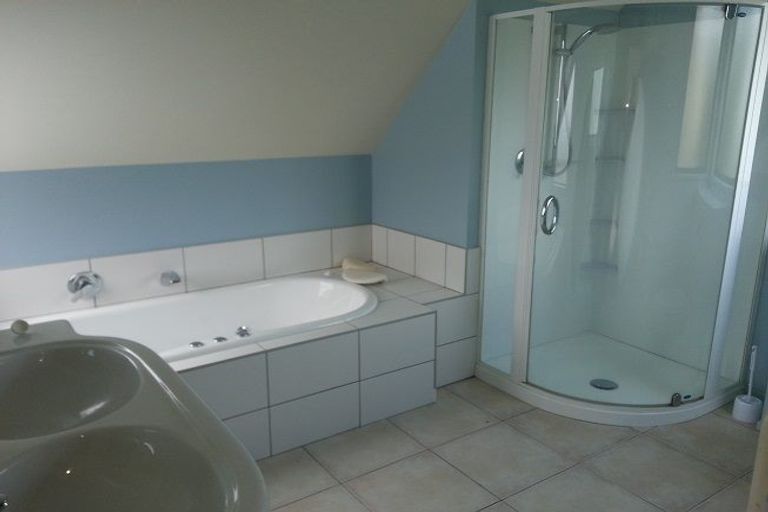 Photo of property in 10 Dunkeld Lane, Redcliffs, Christchurch, 8081