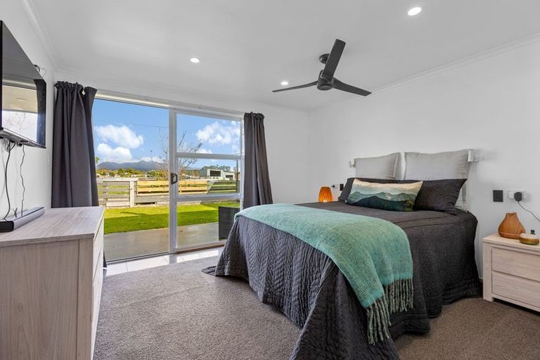 Photo of property in 7b Beach Road, Omata, New Plymouth, 4374