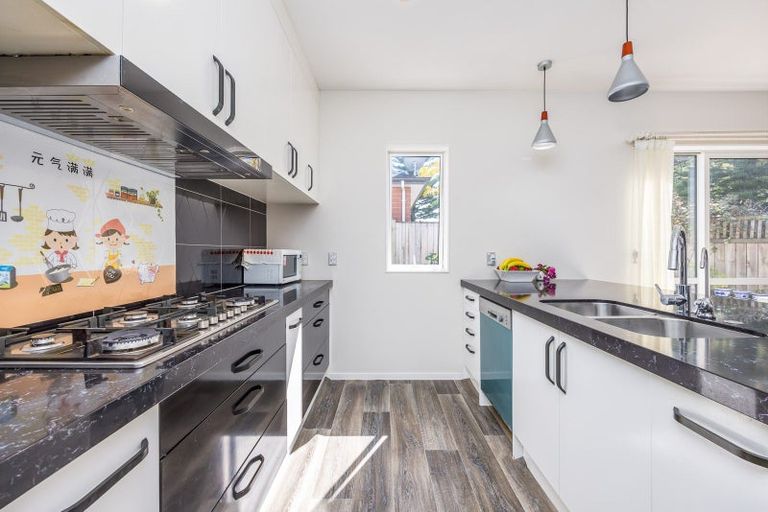 Photo of property in 45 Bordeaux Parade, Te Atatu South, Auckland, 0610