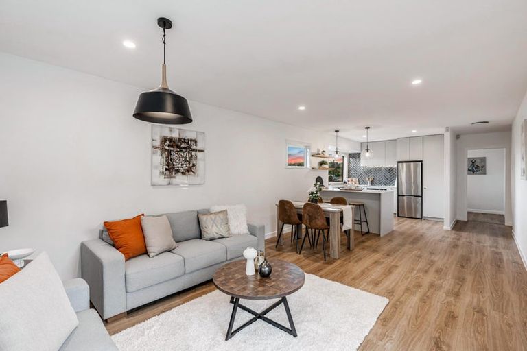 Photo of property in 243a Glengarry Road, Glen Eden, Auckland, 0602