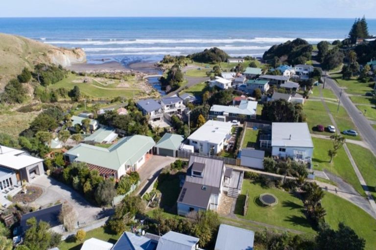 Photo of property in 22 Mowhanau Drive, Kai Iwi, Whanganui, 4574