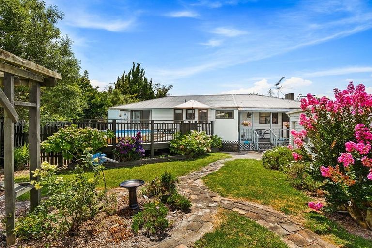 Photo of property in 83 Glen Marine Parade, Glendene, Auckland, 0602