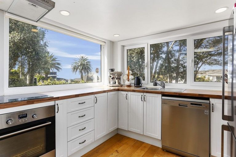 Photo of property in 43 Vipond Road, Stanmore Bay, Whangaparaoa, 0932