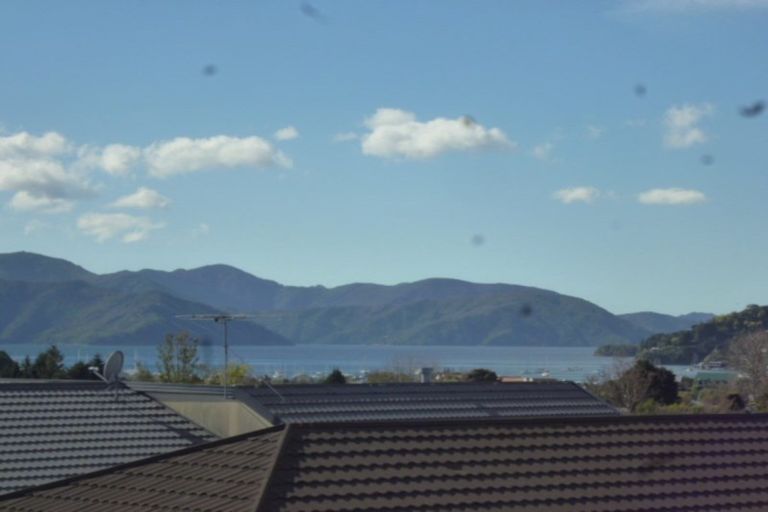 Photo of property in 8 Admiralty Place, Waikawa, Picton, 7220