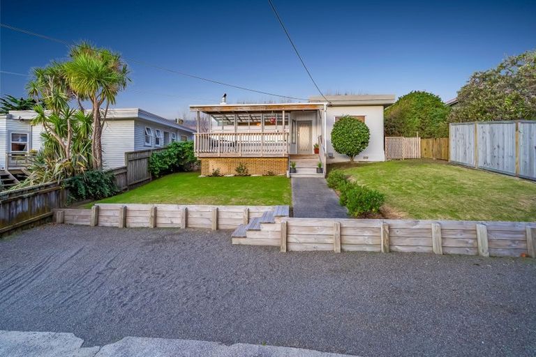 Photo of property in 116 Renown Road, Raumati South, Paraparaumu, 5032