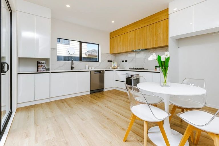 Photo of property in 697 Massey Road, Mangere, Auckland, 2022