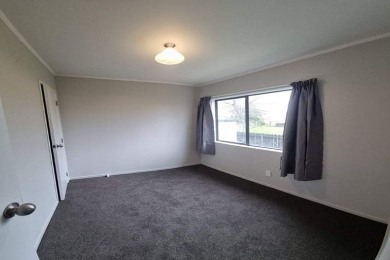 Photo of property in 1/11 Blackgate Place, Weymouth, Auckland, 2103