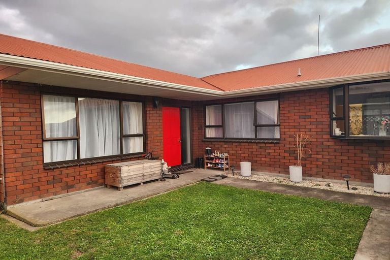 Photo of property in 57a Rhodes Drive, Kelvin Grove, Palmerston North, 4414