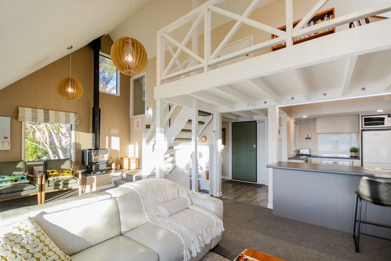 Photo of property in 32 Onuku Road, Akaroa, 7520